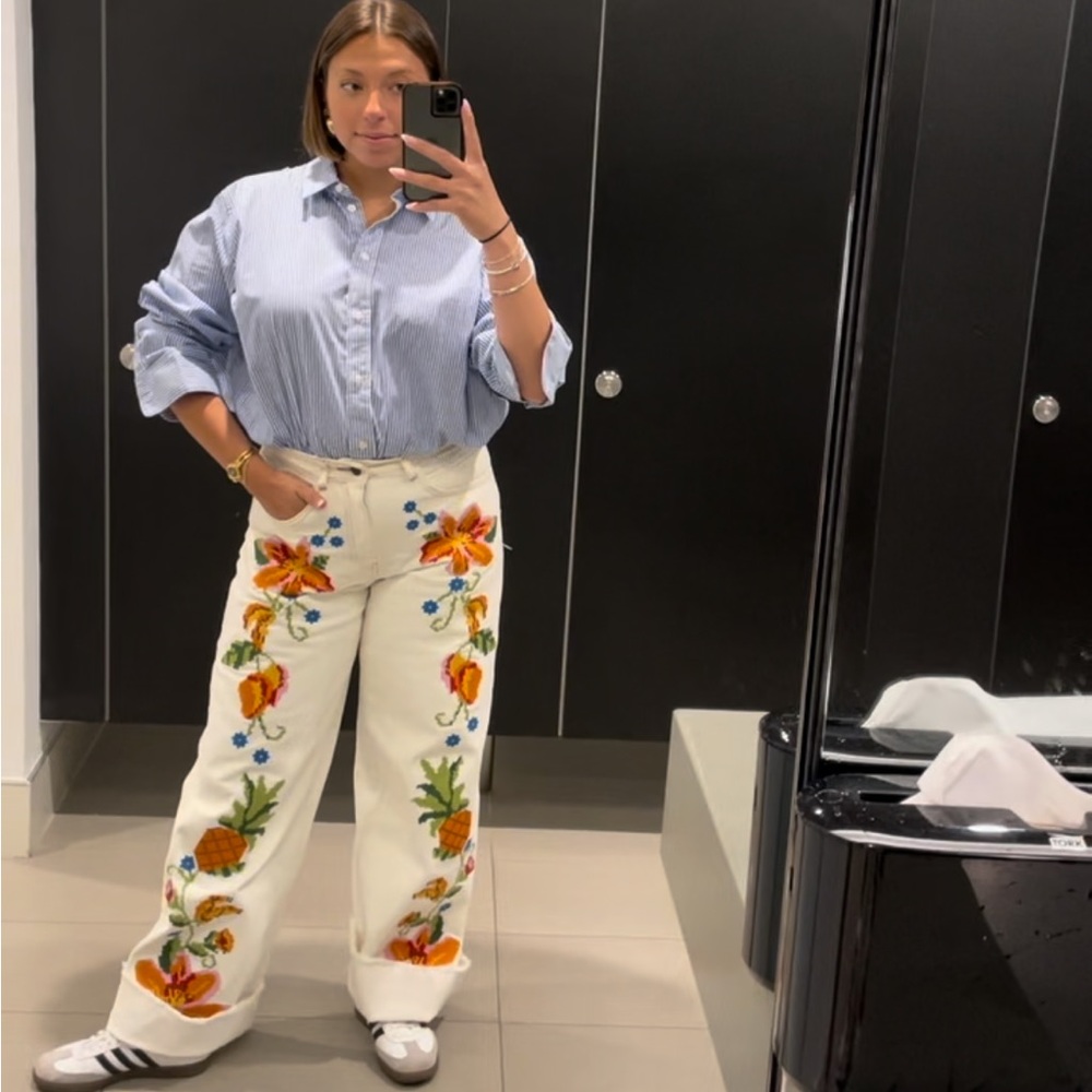 FARM Rio White Floral Embroidered Flare Jeans